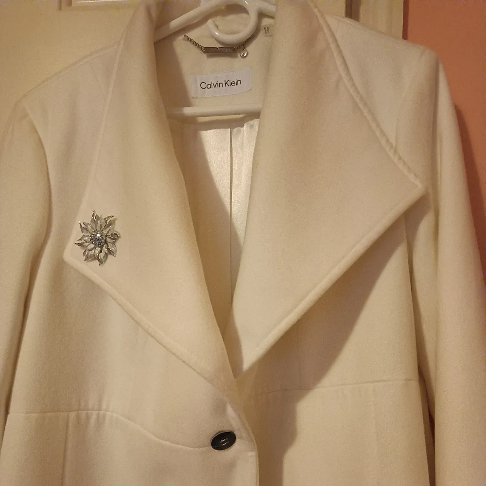Elegant Like Wool Calvin Klein Women's White Coat, size XL - Picture 2 of 16